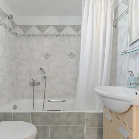 Optasia Naxos Center 2 Bedroom New