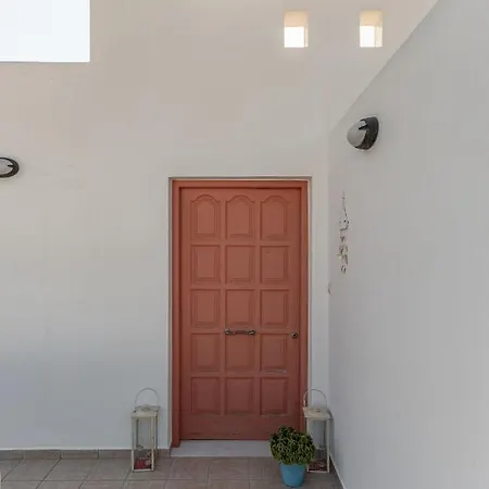 Optasia Naxos Center 2 Bedroom New *